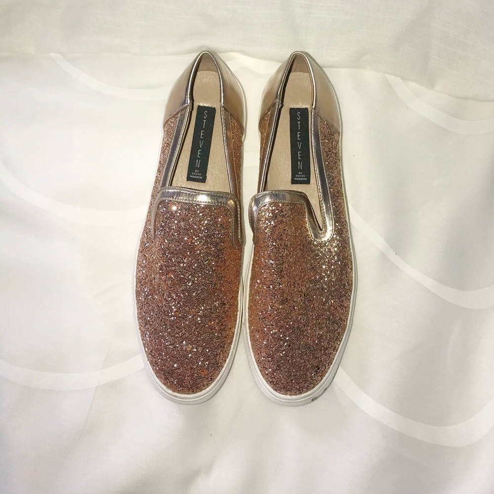 Steve Madden slipons, never worn sz 8.5